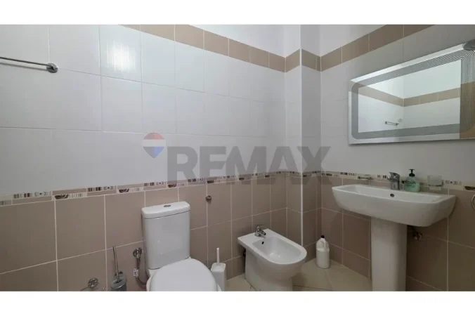 Vlore - Lungomare, shitet apartament 1+1 Kati 5, 62 m² (Rruga Aleksander Moisiu, Vlore)