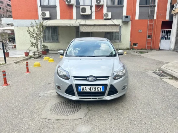 Tirane, shes makine Ford Focus Nafte, gri metalizato manuale Klima 60.000 km 5.500 €