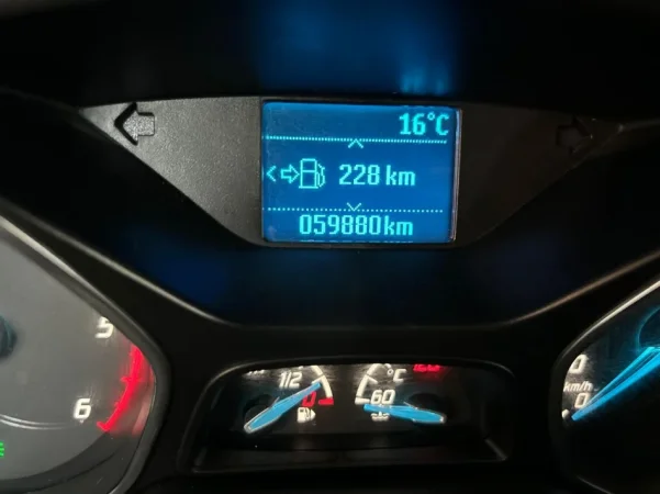 Tirane, shes makine Ford Focus Nafte, gri metalizato manuale Klima 60.000 km 5.500 €