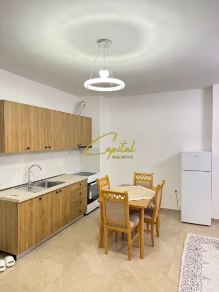Tirane, jepet me qera apartament 1+1 Kati 9, 60 m² 450 € (ASTIR)
