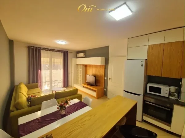 Tirane, jepet me qera apartament 2+1 Kati 4, 85 m² 800 € (5 MAJI)