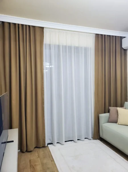Tirane, jepet me qera apartament 1+1 Kati 3, 75 m² 1.000 € (Liqeni I thate)