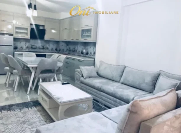 Tirane, jepet me qera apartament 2+1 Kati 2, 105 m² 700 € (SELVIA)