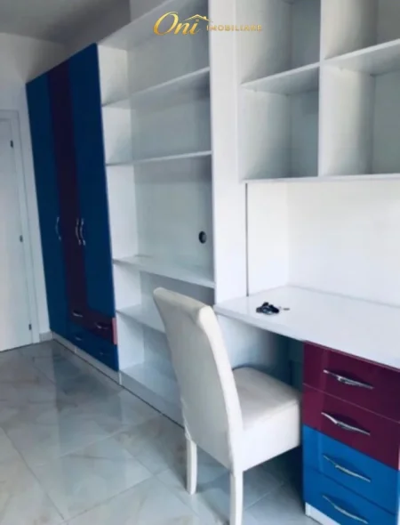 Tirane, jepet me qera apartament 2+1 Kati 2, 105 m² 700 € (SELVIA)