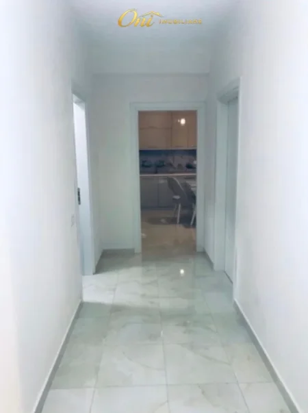 Tirane, jepet me qera apartament 2+1 Kati 2, 105 m² 700 € (SELVIA)