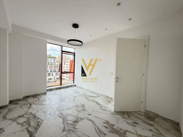 Tirane, jepet me qera zyre Kati 6, 68 m² 1.200 € (RRUGA E KAVAJES)