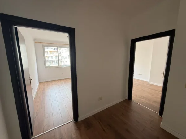 Tirane, shitet apartament 2+1 Kati 3, 90 m² 140.000 € (Astir)