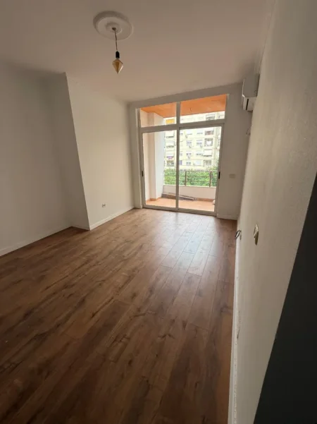 Tirane, shitet apartament 2+1 Kati 3, 90 m² 140.000 € (Astir)