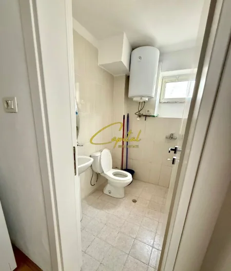Tirane, jepet me qera apartament 1+1 Kati 2, 60 m² 450 € (RRUGA BARDHYL)