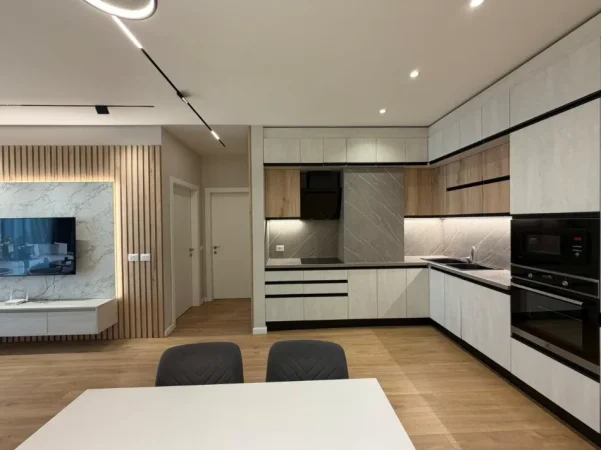 Tirane, jepet me qera apartament 2+1 Kati 3, 110 m² 1.000 € (Komuna e Parisit)