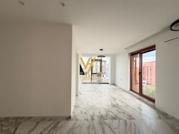 Tirane, jepet me qera zyre Kati 6, 68 m² 1.200 € (RRUGA E KAVAJES)