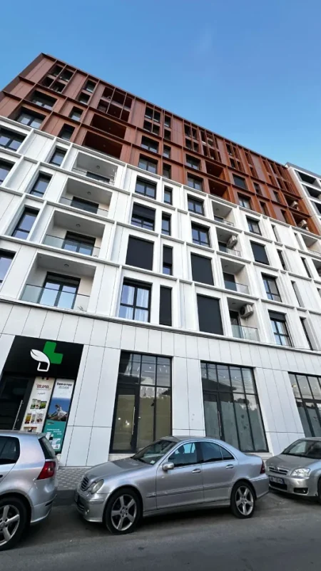 Tirane, jepet me qera zyre Kati 3, 70 m² 450 € (MECE HOTEL)