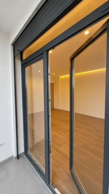 Tirane, jepet me qera zyre Kati 3, 70 m² 450 € (MECE HOTEL)