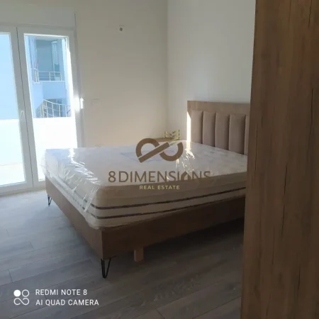 Tirane, jepet me qera apartament 1+1+Ballkon Kati 3, 70 m² 350 € (shkoze)