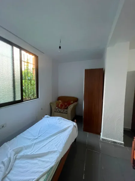 Tirane, shitet apartament 2+1+Ballkon Kati 0, 70 m² (Rruga e Durresit)