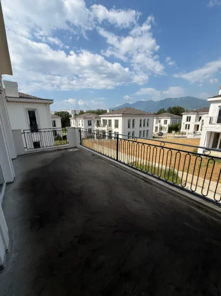 Tirane, shitet Vile Vile 3 Katshe Kati 0, 391 m² 1.270.001 € (TEG)