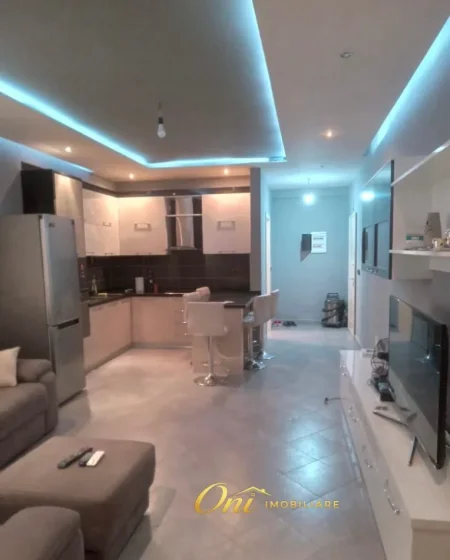 Tirane, jepet me qera 2+1 Kati 6, 90 m² 500 € (ASTIR)
