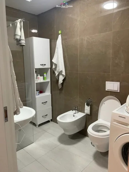 Tirane, jepet me qera apartament 2+1 Kati 7, 90 m² 700 € (don bosko)