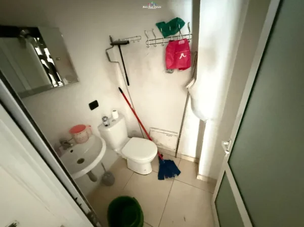 Tirane, jepet me qera dyqan Kati 0, 33 m² 850 € (rruga bardhyl)