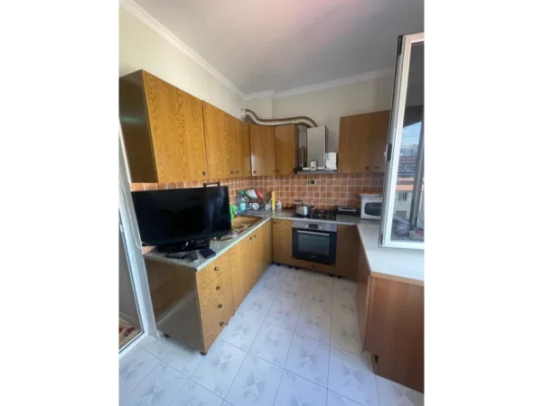 Tirane, shitet apartament 2+1+Aneks+Ballkon Kati 6, 131 m² 262.000 € 