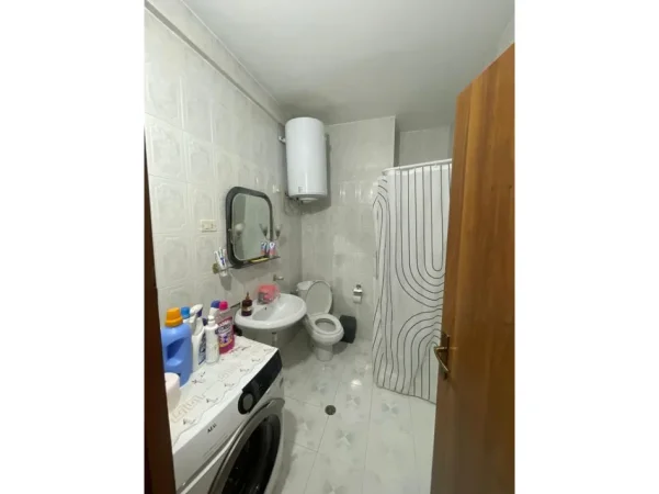 Tirane, shitet apartament 2+1+Aneks+Ballkon Kati 6, 131 m² 262.000 € 