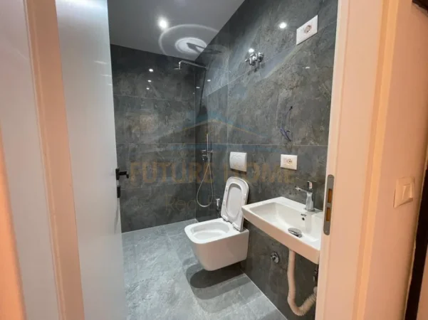 Tirane, shitet apartament 3+1+Aneks+Ballkon Kati 5, 123 m² 327.000 € 