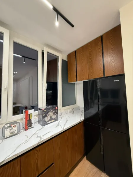 Tirane, jepet me qera apartament 2+1 Kati 6, 70 m² 1.060 € (reshit petrela)