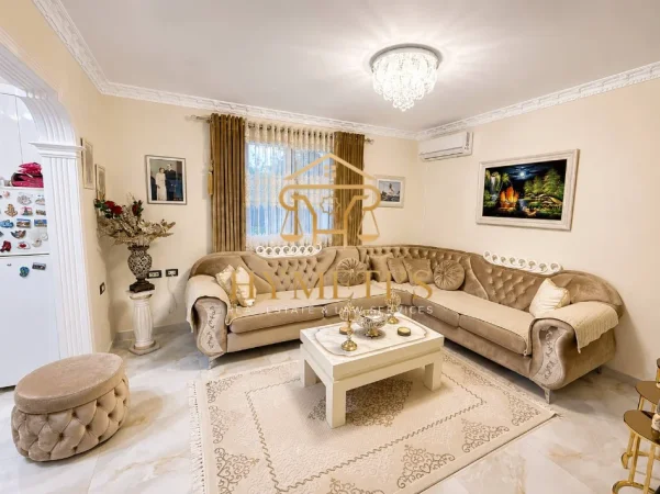 Tirane, shitet Vile Vile 2 Katshe , 220 m² (prane Ambasades Amerikane)