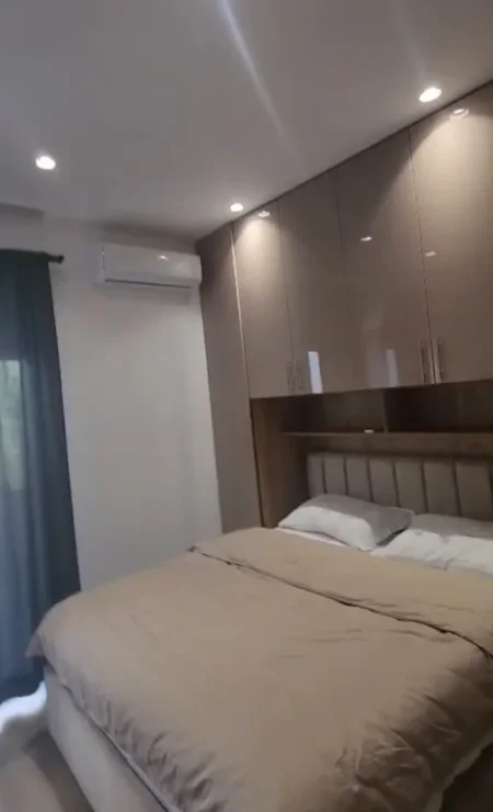 Tirane, jepet me qera garsonier , 400 € (Vila Aleksandros)