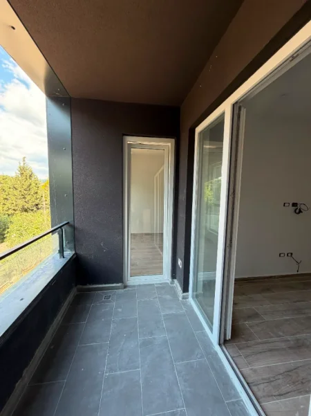Tirane, shitet apartament Kati 3, 70 m² 140.000 € (Golem)