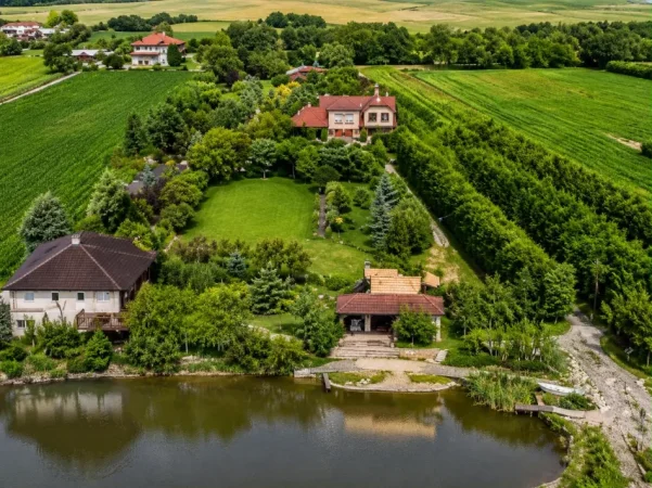 Tirane, shitet ambjent biznesi Kati 1, 15.000 m² 1.800.000 € 