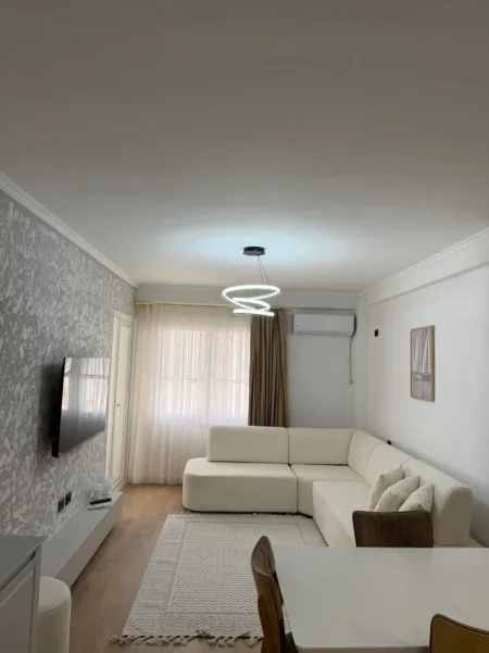 Tirane, shitet apartament 1+1 Kati 5, 67 m² 121.000 € (Astir)