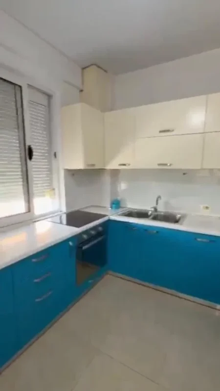 Tirane, jepet me qera apartament 2+1 Kati 2, 100 m² 500 € (Rruga Besa)