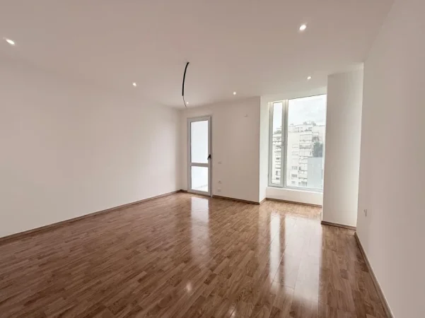 Tirane, shitet apartament 3+1+Ballkon Kati 6, 173 m² 450.000 € (Rruga e Elbasanit)