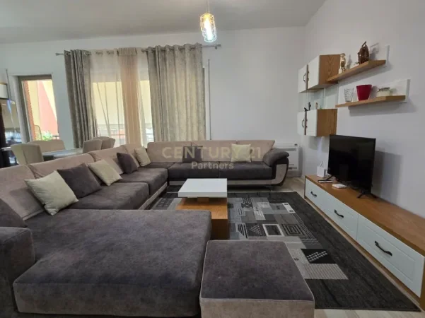 Tirane, jepet me qera apartament 2+1 Kati 7, 120 m² 1.200 € (delijorgji)