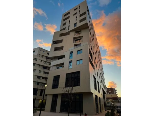 Tirane, jepet me qera apartament 2+1 Kati 4, 120 m² 1.100 € (vasil shanto)