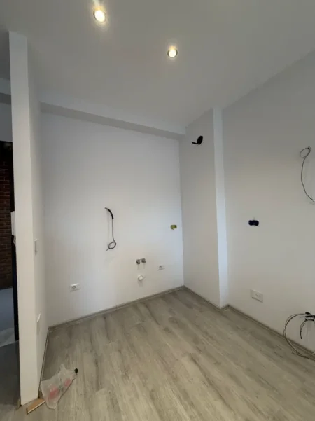 Tirane, shitet apartament 1+1 Kati 12, 72 m² 165.000 € (Golden Park)
