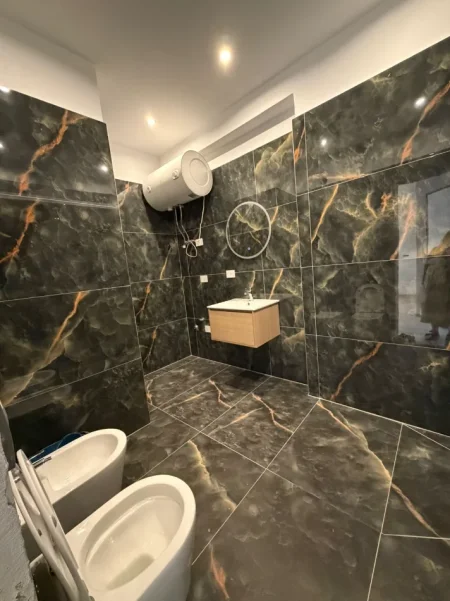 Tirane, shitet apartament 1+1 Kati 12, 72 m² 165.000 € (Golden Park)