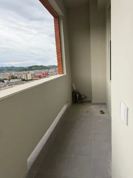 Tirane, shitet apartament 1+1 Kati 12, 72 m² 165.000 € (Golden Park)