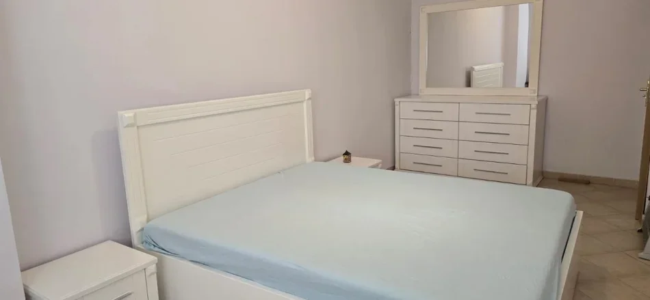 Tirane, jepet me qera apartament 2+1 Kati 2, 100 m² 450 € (Astir)