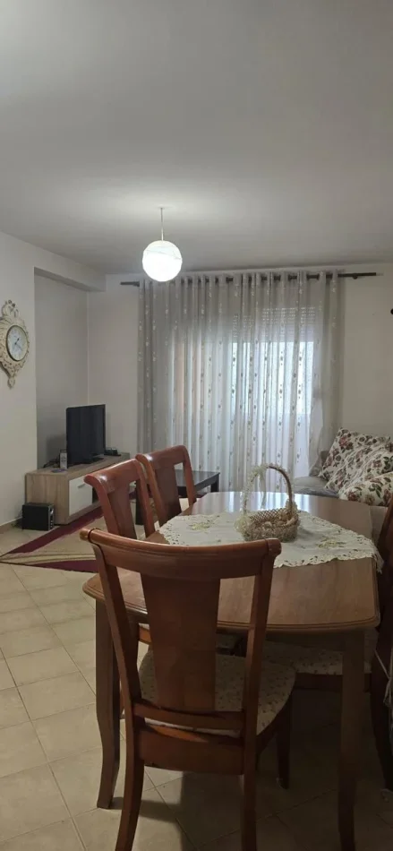 Tirane, jepet me qera apartament 2+1 Kati 2, 100 m² 450 € (Astir)