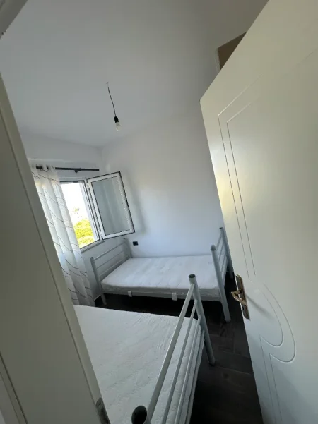 Tirane, jepet me qera apartament 1+1 Kati 3, 280 € (Rruga Irfan Tershana)