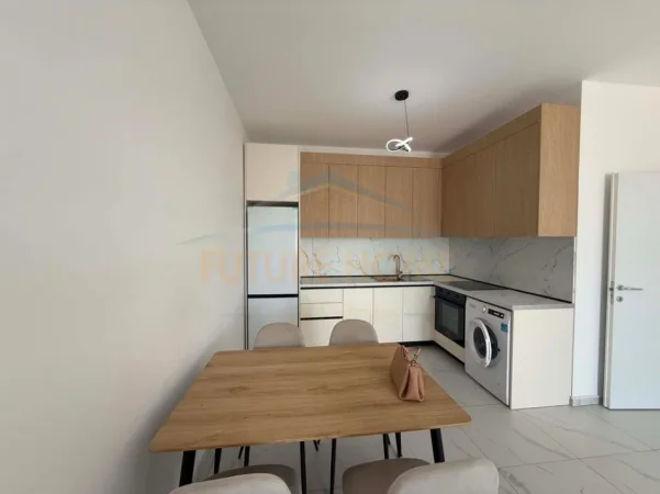 Tirane, jepet me qera apartament 1+1+Aneks Kati 5, 80 m² 550 € (ish Dogana)