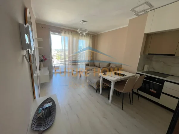 Tirane, jepet me qera apartament 1+1+Ballkon Kati 7, 65 m² 470 € (QTU)