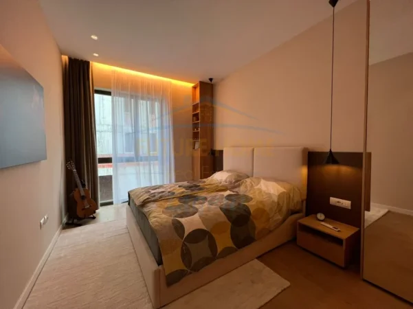 Tirane, jepet me qera apartament 1+1+Ballkon Kati 4, 74 m² 1.200 € (Liqeni i Thate)