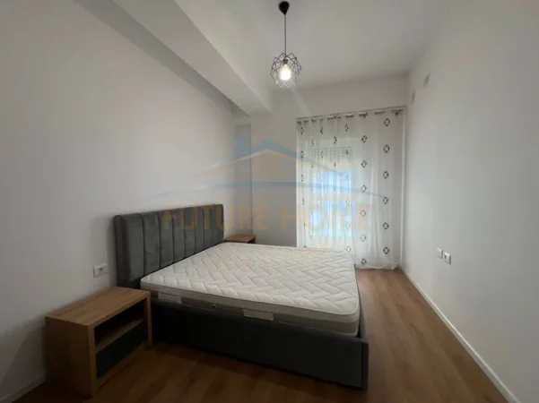 Tirane, jepet me qera apartament 1+1+Ballkon Kati 2, 53 m² 400 € (Ali Demi)