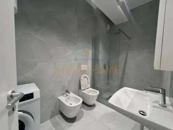 Tirane, jepet me qera apartament 1+1+Ballkon Kati 2, 53 m² 400 € (Ali Demi)