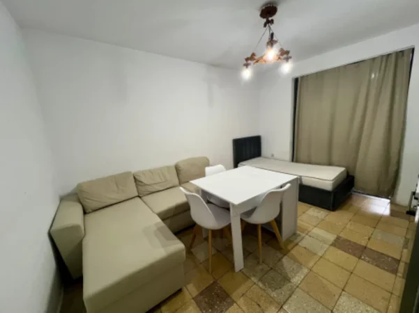 Tirane, jepet me qera apartament 1+1 Kati 5, 60 m² 370 € (Brryli)