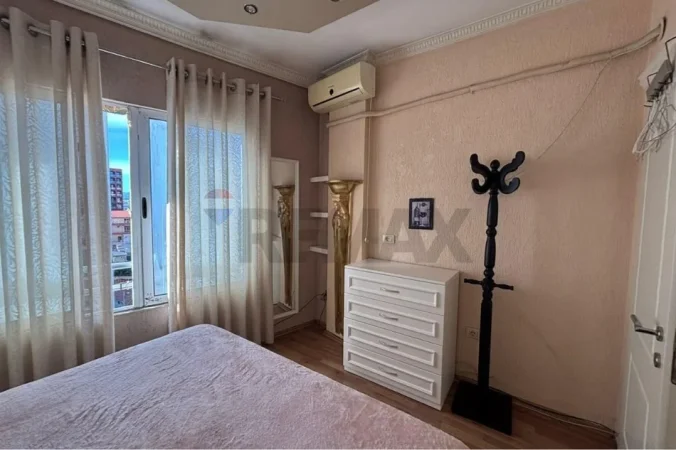 Tirane, jepet me qera apartament 1+1 Kati 2, 50 m² 550 € (Rruga barikadave)