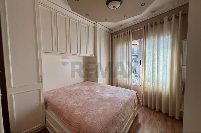 Tirane, jepet me qera apartament 1+1 Kati 2, 50 m² 550 € (Rruga barikadave)